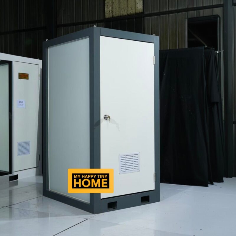 Portable single toilet unit for outdoor use